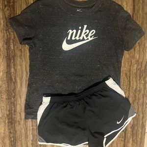 Womens nike gym clothes Medium